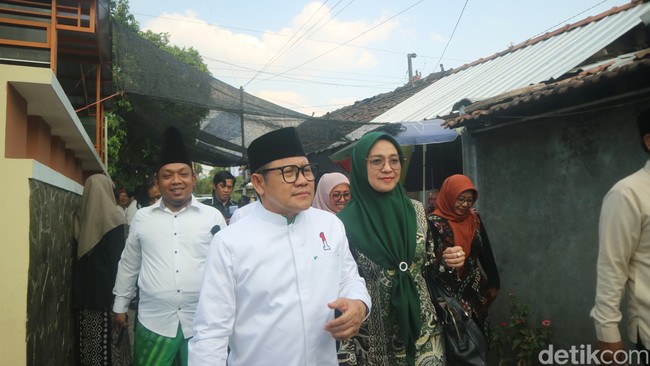 Rustini, yang lahir pada 27 Mei 1970, merupakan lulusan IAIN Sunan Kalijaga, Yogyakarta. Dia juga ibu dari empat orang anak. Foto: Dian Utoro Aji/detikJateng