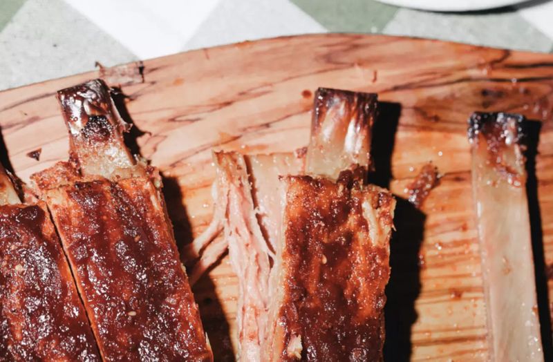 Baru! 'Daging Iga' Vegan Pertama di Dunia Disajikan dengan Tulang