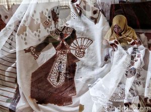 Goresan Cantik Tangan Ibu-ibu Rumah Tangga di Batik Marunda