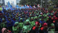 Aksi ini bertepatan dengan sidang putusan judicial review Undang-Undang Nomor 6 tahun 2023 tentang Cipta Kerja.  