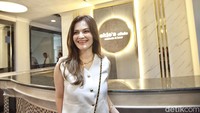 Cut Tari tetap ingin terlihat cantik alami dan tak dianggap kayak cetakan. (Foto: Chelsea Olivia Daffa)