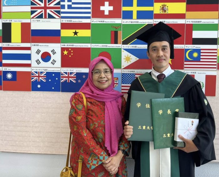 Dosen Unpad Jadi Lulusan Terbaik