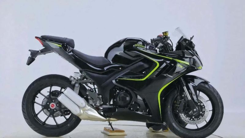 Ducasu, Motor China kloningan Ducati