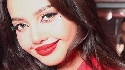7 Gaya Lisa BLACKPINK Jadi Penari Seksi di Paris, Tuai Perdebatan Netizen