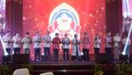 Gaya Zulhas Berbatik di HUT Paguyuban Tionghoa