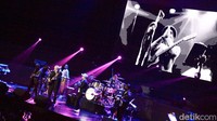 Konser ini digelar bertepatan dengan hari ulang tahun Glenn Fredly yang jatuh pada tanggal 30 September. (Foto: Chelsea Olivia Daffa)