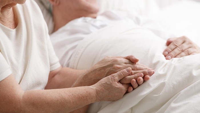 Kisah Kakek Hilang Ingatan usai Terbangun dari Koma, Mengira Masih Umur 24 Tahun