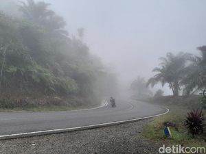 Jarak Pandang Terganggu Kabut Asap, Pengendara Diminta Hidupkan Lampu