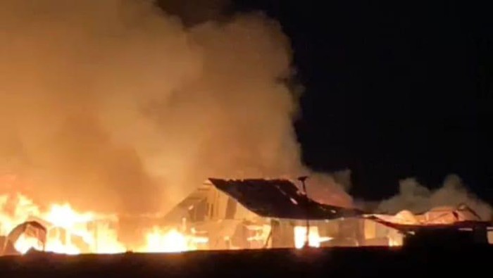 Kebakaran hebat menghanguskan belasan rumah warga di Kota Ternate. Dokumen Istimewa.