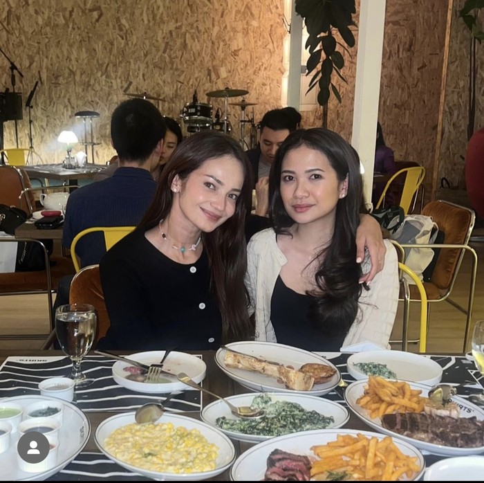 Keseruan Enzy Storia Saat Ngopi hingga Makan Oyster di New York