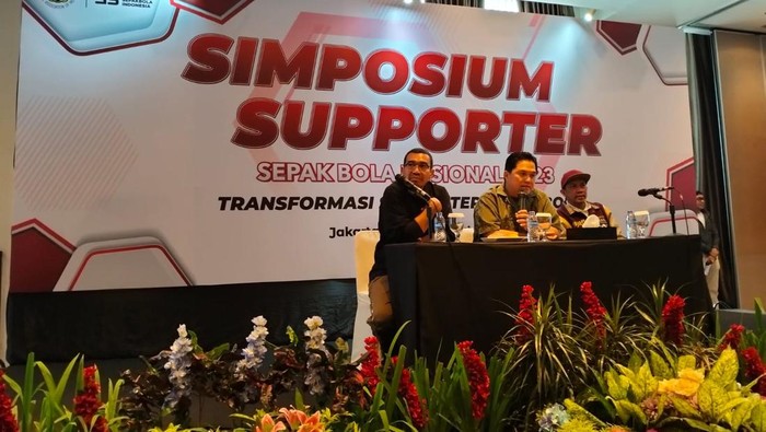 Ketum PSSI Erick Thohir di acara Simposium PNSSI yang berlangsung di Hotel Royal Kuningan, Jakarta.