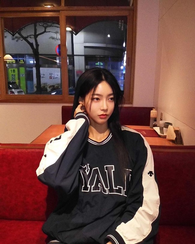 Begini penampilan Kim Mi Ji yang juga mirip seperti karakter AI. Foto: Instagram