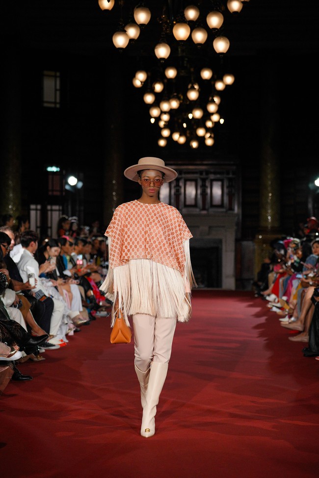 Fashion show koleksi busana monogram Buttonscraves di London Fashion Week, Senin [18/9/2023]. Foto: Dok. Buttonscarves.