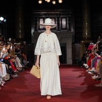 Fashion show koleksi busana monogram Buttonscraves di London Fashion Week, Senin [18/9/2023]. Foto: Dok. Buttonscarves.