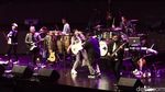 7 Potret Seru Konser Tanda Mata Glenn Fredly Untuk Iwan Fals