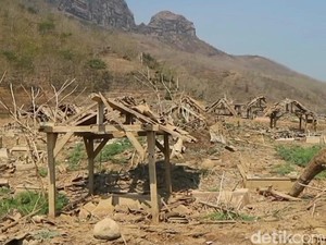 Melihat Lebih Dekat Makam Tua yang Muncul Saat Waduk Bendo Ponorogo Kering