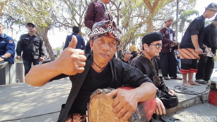 Mang Koko dan Rombongan Seniman Badud