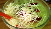 Melipir sedikit ke Cililitan di Jakarta Timur, ada Sop Durian Warta. Sop durian ini ada yang paduannya kapai ketan hingga susu, ada juga yang original. Foto: Site News/Pool