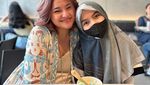 Momen Marshanda Makan Es Krim dan Masak di Rumah