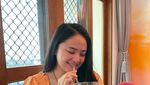 Momen Marshanda Makan Es Krim dan Masak di Rumah