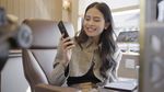 Foto: Cantiknya Maudy Ayunda di Kereta Khusus yang Mewah dan Futuristik