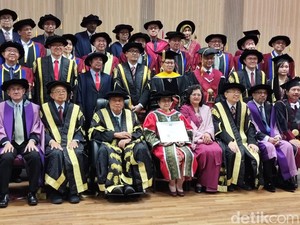 Megawati Terima Gelar Honoris Causa dari Universiti Tunku Abdul Rahman