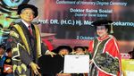Momen Megawati Terima Gelar Doktor HC dari UTAR Malaysia