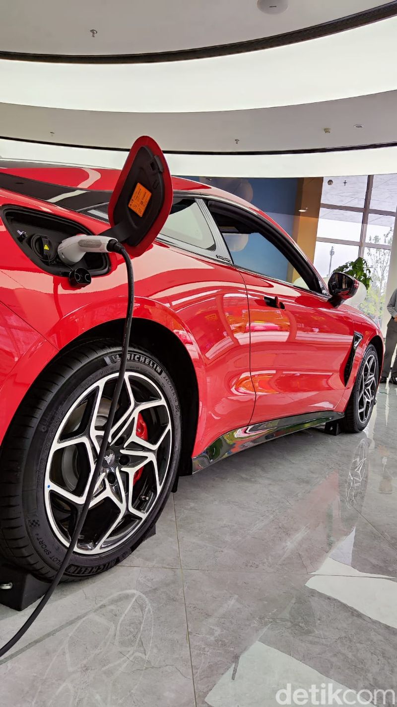 Mobil Listrik Neta GT