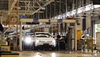Mobil listrik Neta U tengah diproduksi di pabrik Neta yang berada di Tongxiang, China. Foto: M Luthfi Andika/detikOto