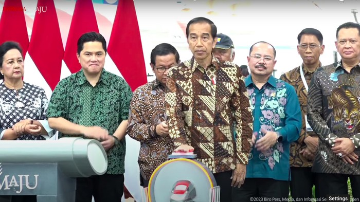 Presiden Jokowi Resmikan Whoosh. (YouTube Setpres)