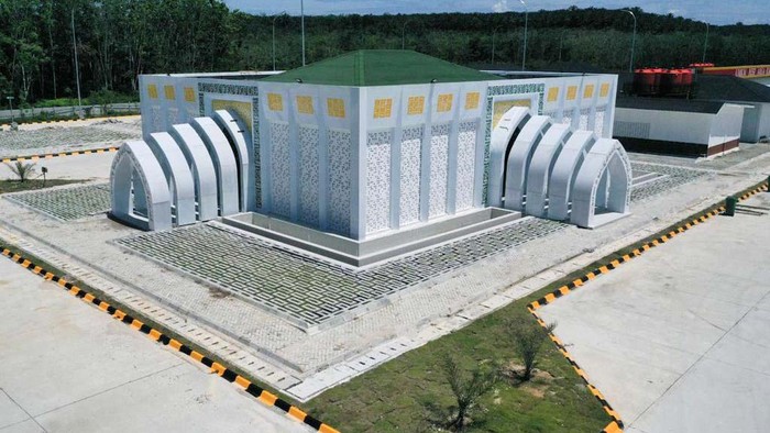 PT Hutama Karya Infrastruktur (HKI) tengah menangani penyelesaian pembangunan Jalan Tol Pekanbaru – Bangkinang sepanjang 40 kilometer. Saat ini, HKI masih menyelesaikan 9 kilometer main road beserta rest area atau Tempat Istirahat dan Pelayanan (TIP).