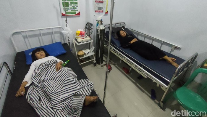 Sejumlah korban keracunan ditangani di puskesmas