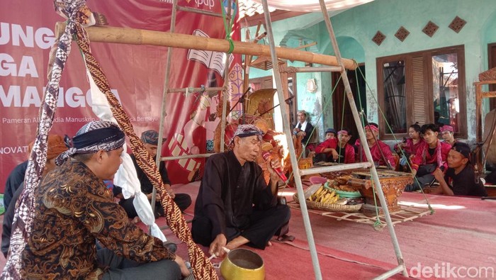 Seni tradisi Bujanggaan di Indramayu yang kini masuk WBTBI