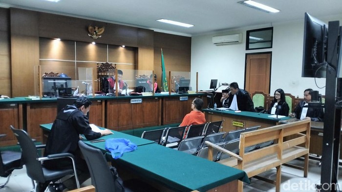 Sidang eksepsi korupsi pembangunan Pasar Grogol Cilegon (Bahtiar Rifai/detikcom)