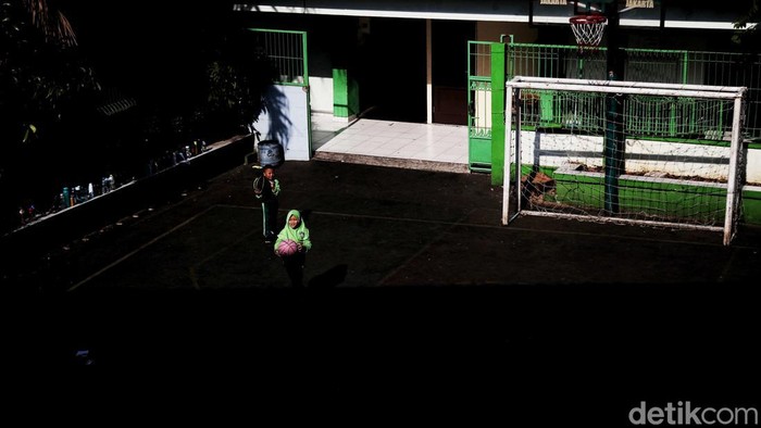 Stop Bullying dengan Kegiatan Positif di Sekolah Stop Bullying dengan Kegiatan Positif di Sekolah