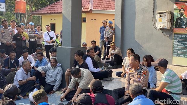Suasana audiensi setelah aksi keluarga mantan polisi yang tewas di Bangka Tengah.
