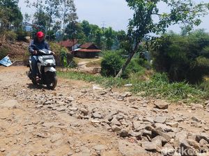 Butuh Rp2 Triliun untuk Perbaiki Jalan Rusak di Bandung Barat