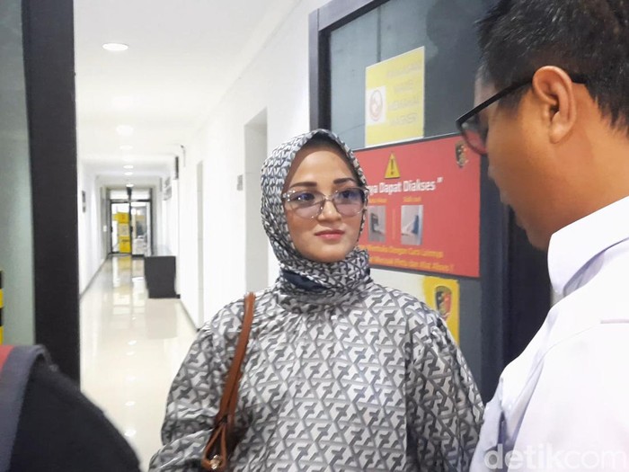 Yoan Sandra diperiksa Polda Sumsel atas celotehnya soal kebakaran lahan.