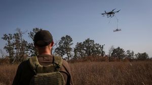 Aksi Relawan Ukraina Sisir Ranjau dengan Drone