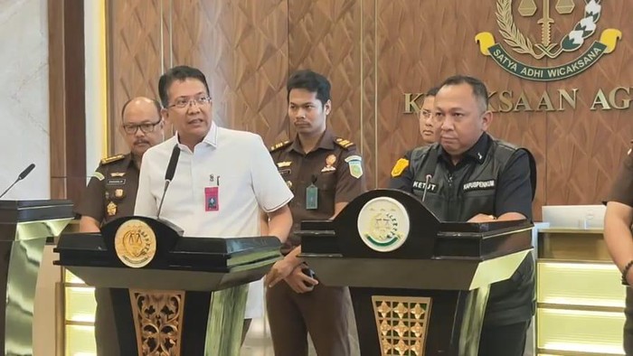 Perlahan namun pasti, fakta-fakta baru soal kasus BTS 4G Bakti Kominfo mulai terungkap. Namun Kuntadi, Direktur Penyidikan (Dirdik) Jampidsus Kejagung, menyampaikan bahwa informasi-informasi tersebut juga ditemukannya saat proses penyidikan.