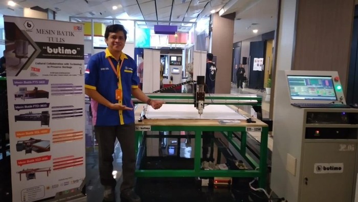 Dosen Teknik Industri UGM Andi Sudiarso pencipta mesin batik Butimo.
