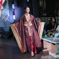 Farhana hanya memiliki waktu lima bulan untuk mempersiapkan dirinya mengikuti Miss International 2023. Pada ajang yang digelar di Jepang itu, Sarjana Kedokteran dari Universitas Padjadjaran tersebut akan bersaing dengan finalis dari 69 negara dan menjalani karantina mulai 11- 26 Oktober 2023. Grand Final Miss International 2023 akan digelar pada tanggal 26 Oktober 2023. Foto: Grandyos Zafna
