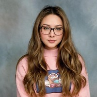 Audy Item jadi mirip anak SMA berparas bule dengan aplikasi AI Yearbook. Foto: Instagram/@audyitem