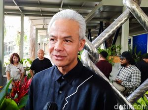 Sambangi Ponpes di Cirebon, Ganjar Ngaku Dapat Dukungan Kiai-Santri