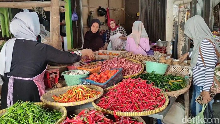 Pedagang sayur pasar pagi Kota Tegal