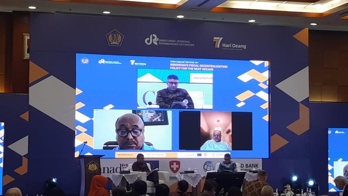Indonesias Fiscal Decentralization Policy for The Next Decades di Kemenkeu