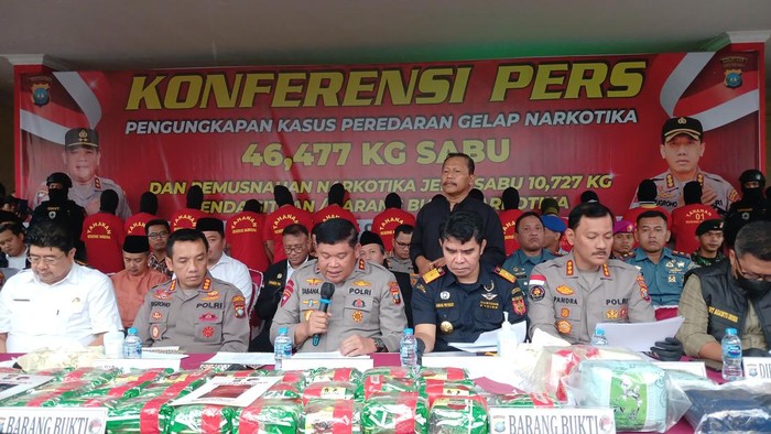 Kapolda Riau saat konferensi pers pengungkapan kasus sabu di Polresta Barelang. (Alamudin Hamapu/detikSumut)
