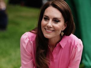 Bak Barbie! Sontek OOTD Kate Middleton Pakai Busana Serba Pink