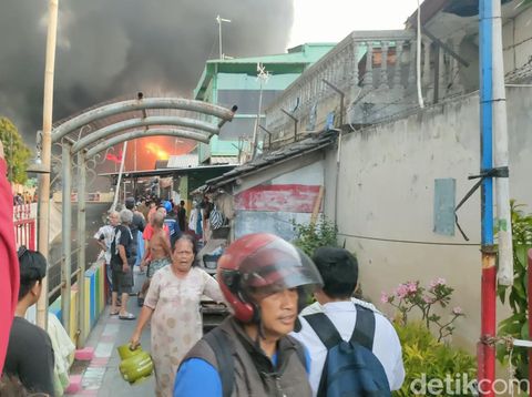 Kebakaran di Kampung Joyosudiran, Pasar Kliwon, Kota Solo, Selasa (3/10/2023) sore.