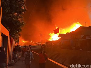 Update Kebakaran di Joyosudiran Solo: 12 Rumah Terbakar-52 Warga Mengungsi